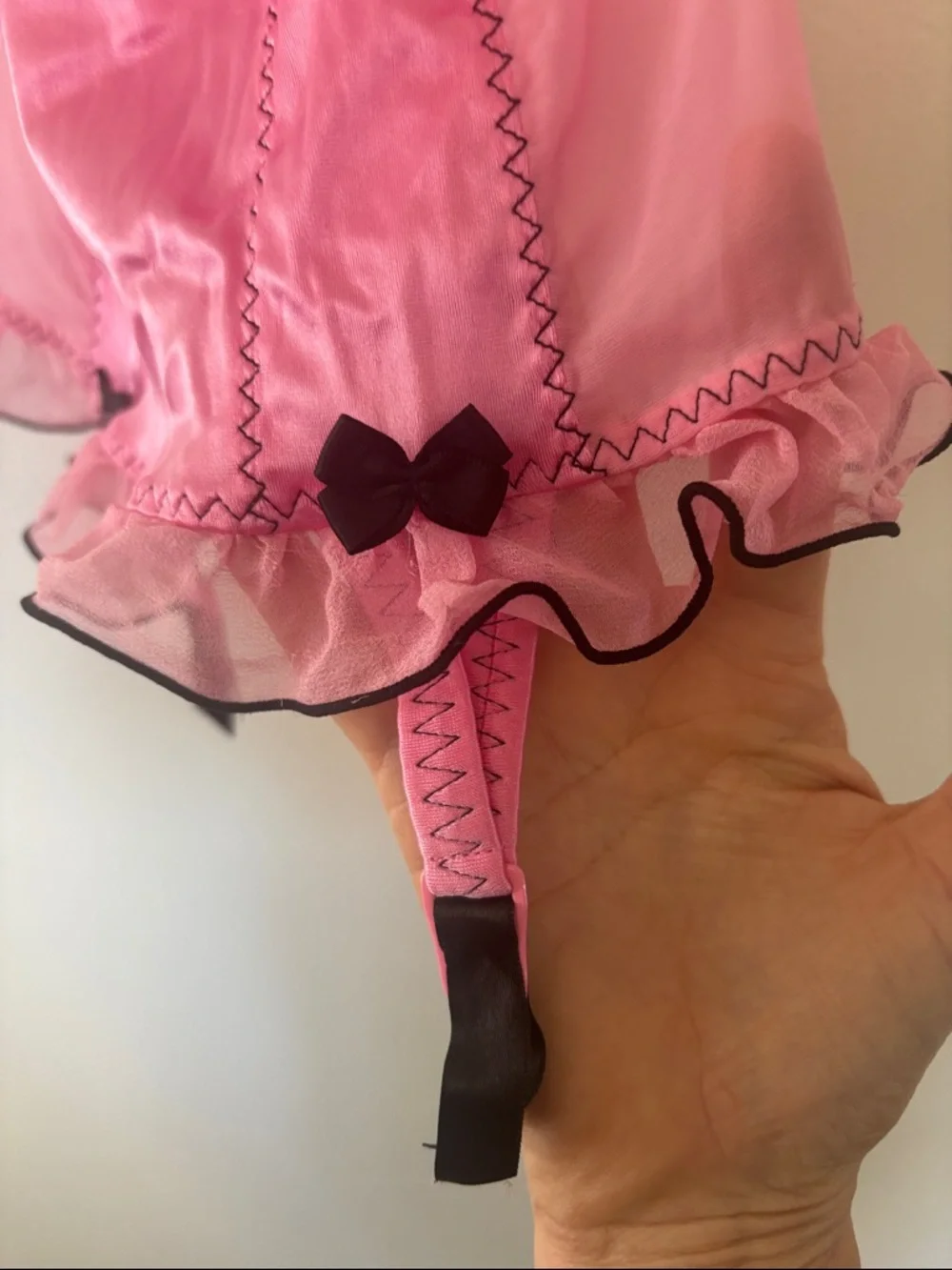 NWT!! NEW VINTAGE VS Pink Black Satin Lace Trim Sexy Lingerie Garter Details - Picture 5 of 11